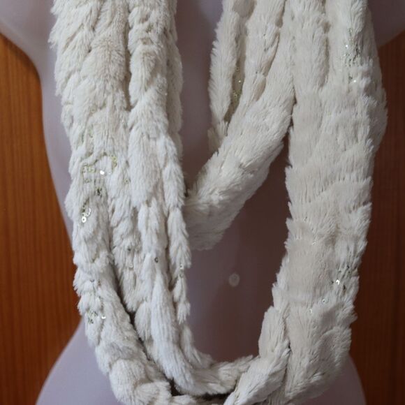 Cejon Fuzzy Sequin Infinity Scarf - Picture 6 of 11